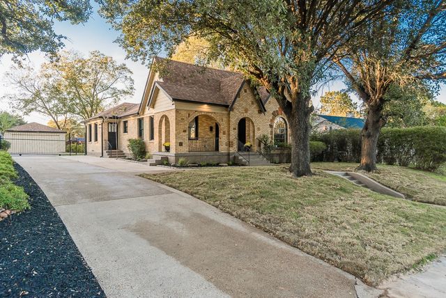 1835 Cedar Crest Boulevard, Dallas, TX 75203