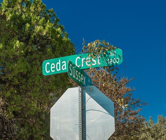 1835 Cedar Crest Boulevard, Dallas, TX 75203