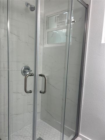 2071 NE 169th St, North Miami Beach, FL 33162