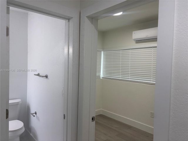 2071 NE 169th St, North Miami Beach, FL 33162