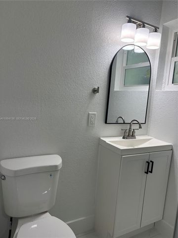 2071 NE 169th St, North Miami Beach, FL 33162