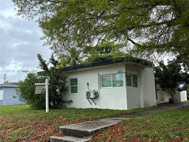 2071 NE 169th St, North Miami Beach, FL 33162