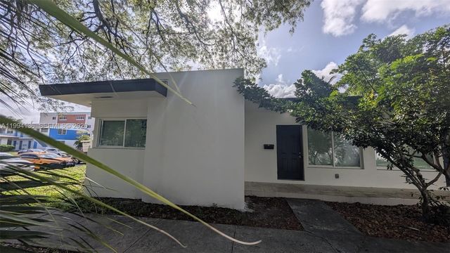 2071 NE 169th St, North Miami Beach, FL 33162