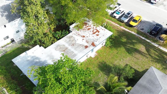 2071 NE 169th St, North Miami Beach, FL 33162