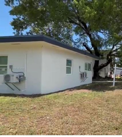 2071 NE 169th St, North Miami Beach, FL 33162