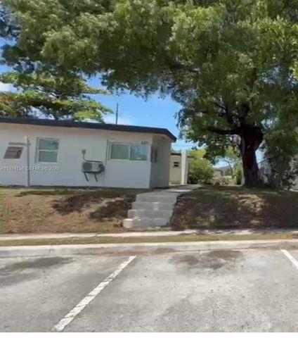 2071 NE 169th St, North Miami Beach, FL 33162