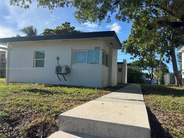2071 NE 169th St, North Miami Beach, FL 33162