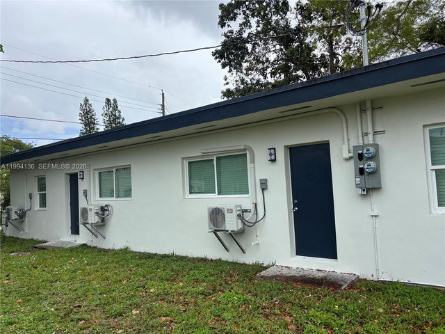 2071 NE 169th St, North Miami Beach, FL 33162