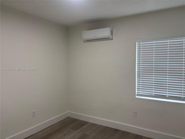 2071 NE 169th St, North Miami Beach, FL 33162