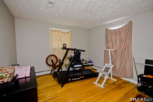 32 Indian Run, Enfield, CT 06082
