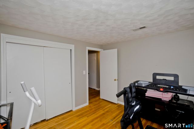32 Indian Run, Enfield, CT 06082