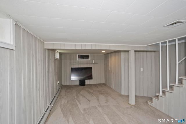 32 Indian Run, Enfield, CT 06082