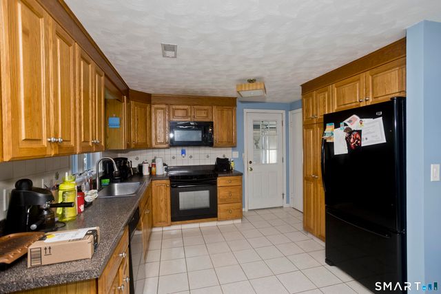 32 Indian Run, Enfield, CT 06082