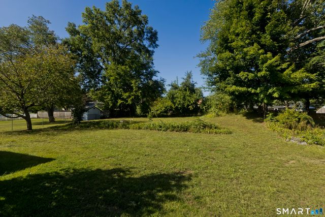 32 Indian Run, Enfield, CT 06082