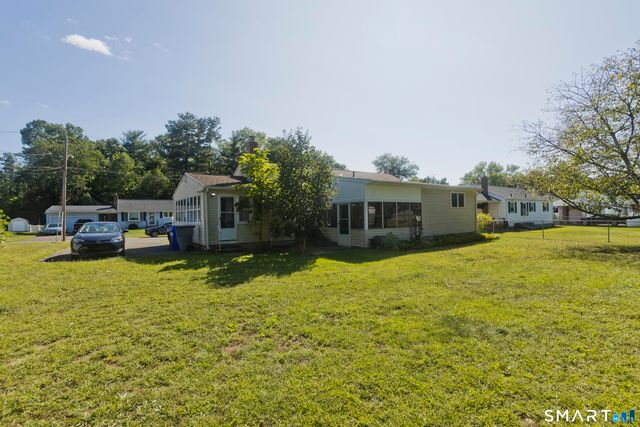 32 Indian Run, Enfield, CT 06082