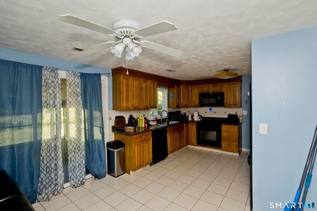 32 Indian Run, Enfield, CT 06082