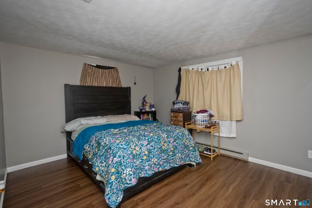 32 Indian Run, Enfield, CT 06082