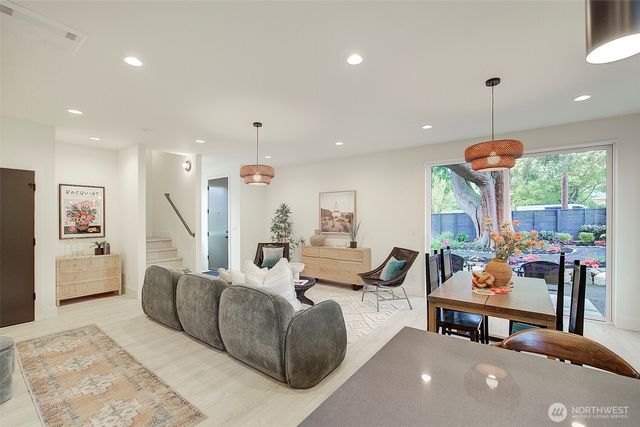 7912 34th Avenue SW, Seattle, WA 98126