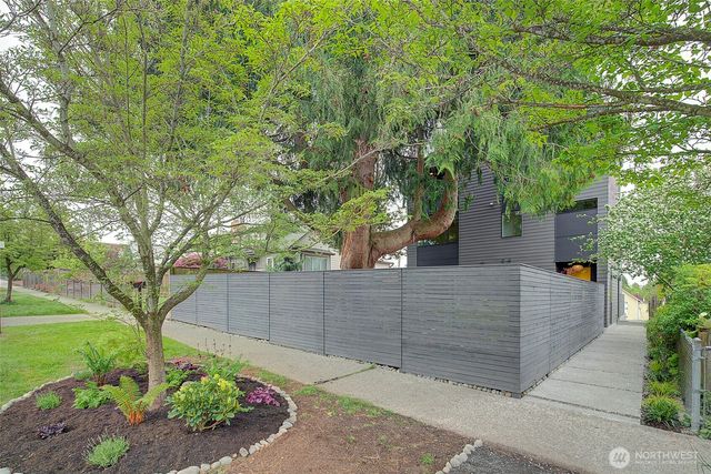7912 34th Avenue SW, Seattle, WA 98126