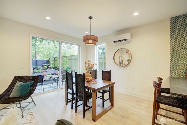 7912 34th Avenue SW, Seattle, WA 98126
