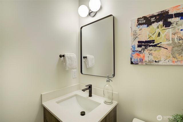 7912 34th Avenue SW, Seattle, WA 98126