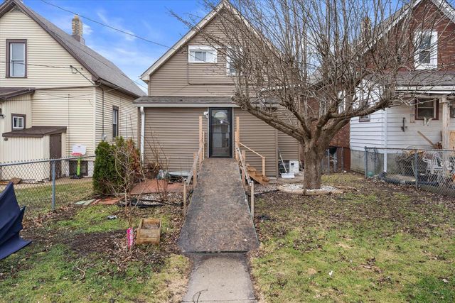 2715 S 14th STREET, Milwaukee, WI 53215