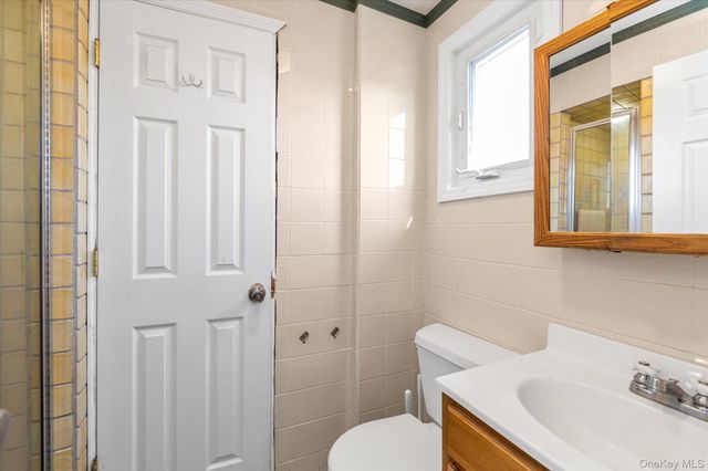 528 Carpenter Avenue, Oceanside, NY 11572