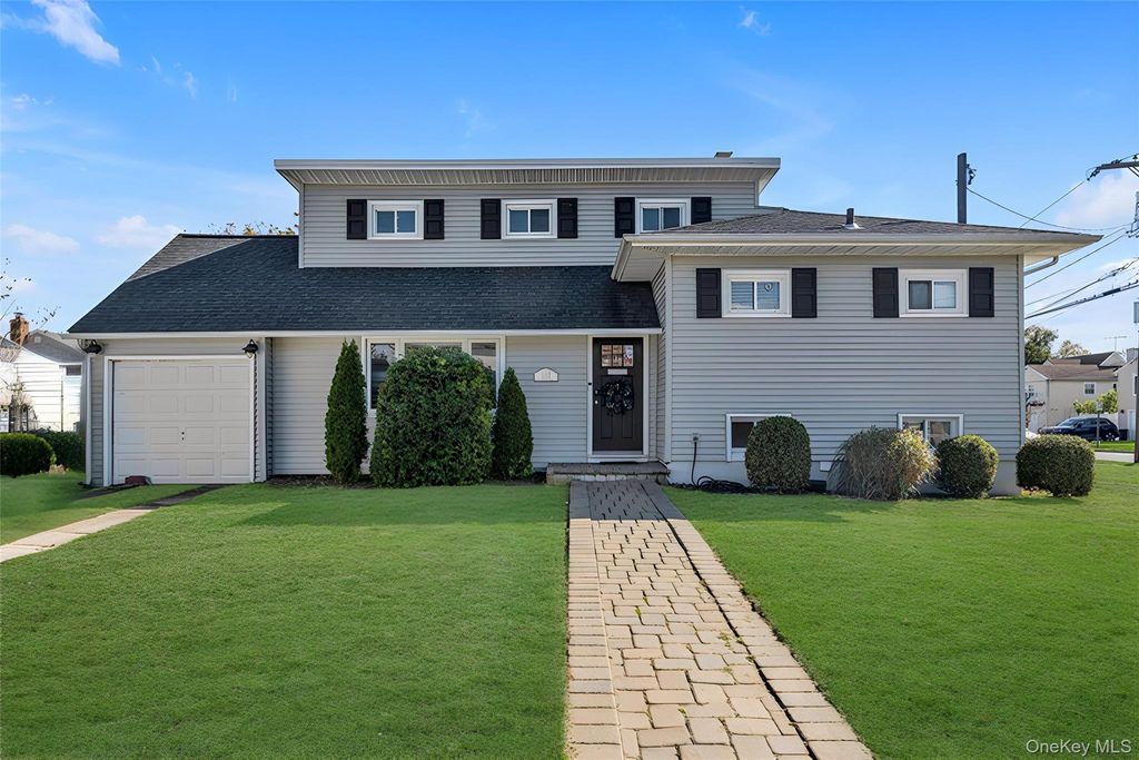 528 Carpenter Avenue, Oceanside, NY 11572