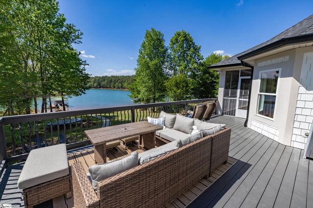 166 S Oak Pointe Drive, Seneca, SC 29672
