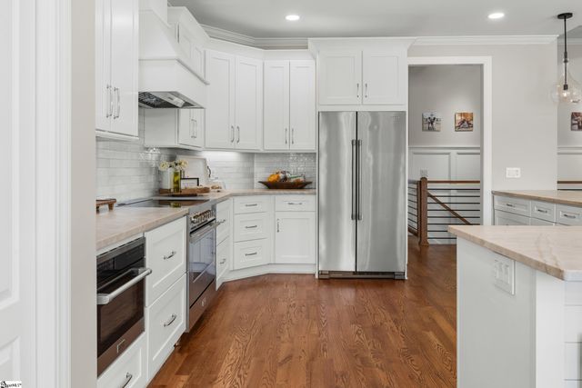 166 S Oak Pointe Drive, Seneca, SC 29672