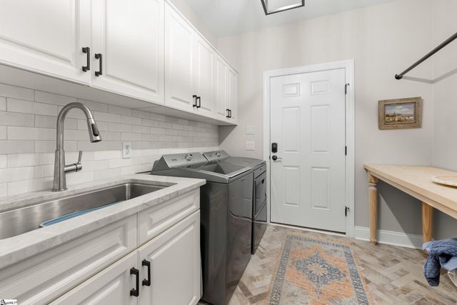 166 S Oak Pointe Drive, Seneca, SC 29672