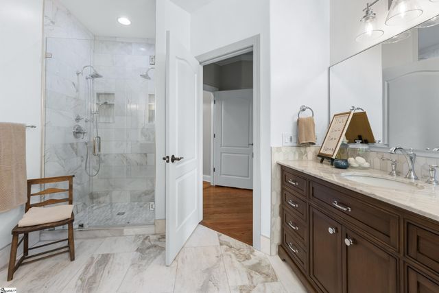 166 S Oak Pointe Drive, Seneca, SC 29672