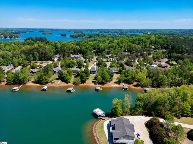 166 S Oak Pointe Drive, Seneca, SC 29672