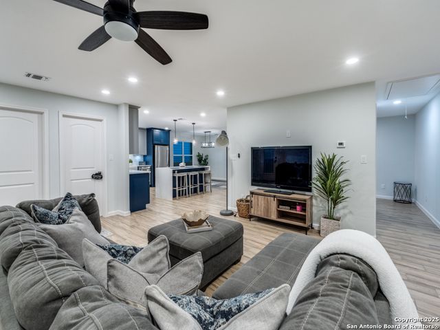 414 Devonshire, San Antonio, TX 78209