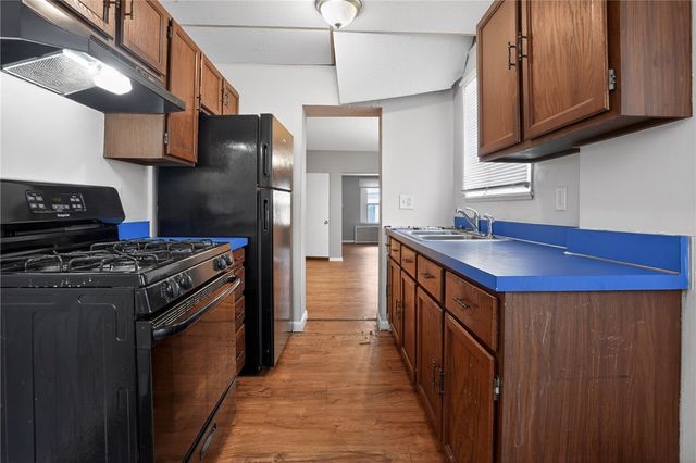 322 Mathews Ave, Knoxville, PA 15210