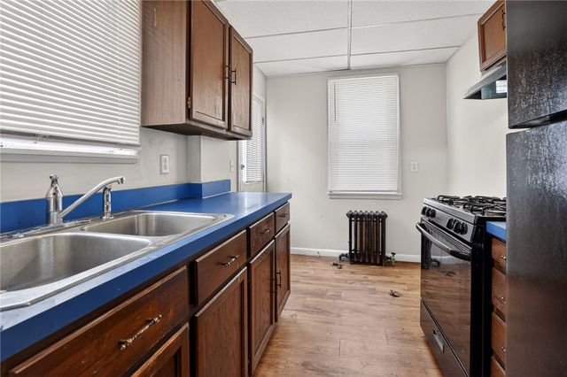 322 Mathews Ave, Knoxville, PA 15210