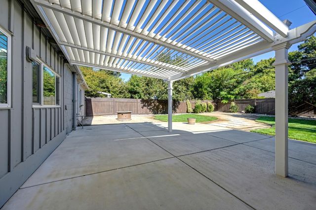 5515 Callister Ave, Sacramento, CA 95819