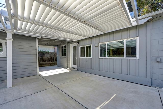5515 Callister Ave, Sacramento, CA 95819