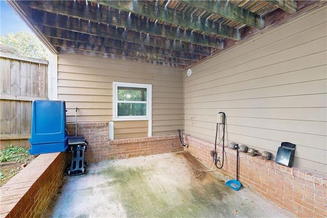 530 Oxford Crest Court, Lawrenceville, GA 30043