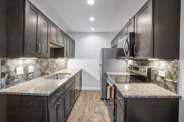 535 Pasadena Avenue 3, Crest Hill, IL 60403