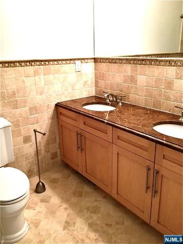 212 7th Street A, Palisades Park, NJ 07650