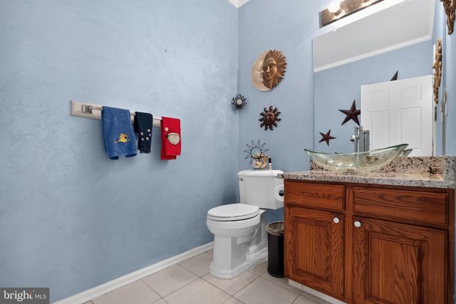 14 STEEPLECHASE DR, Blackwood, NJ 08012