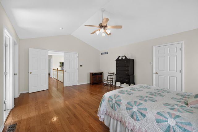 14 STEEPLECHASE DR, Blackwood, NJ 08012