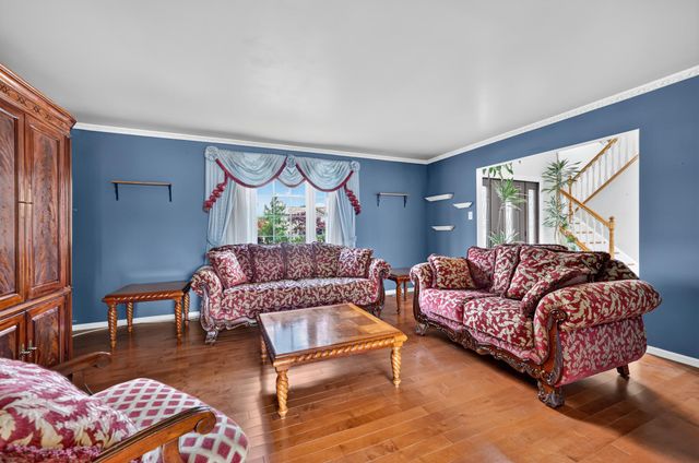 14 STEEPLECHASE DR, Blackwood, NJ 08012