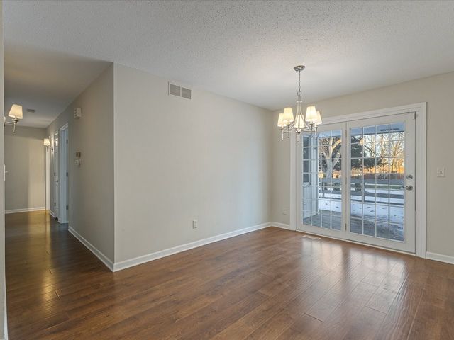 5226 Arbutus Road, Rockford, IL 61107