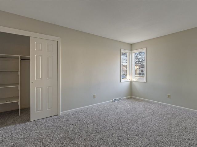 5226 Arbutus Road, Rockford, IL 61107