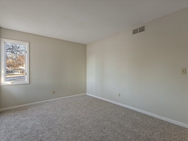 5226 Arbutus Road, Rockford, IL 61107