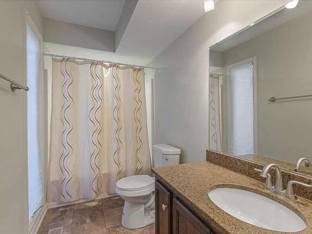 5226 Arbutus Road, Rockford, IL 61107