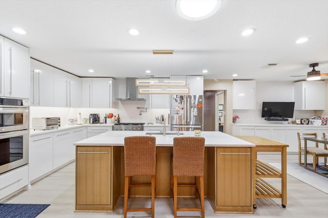 7736 Lone Moor Circle, Dallas, TX 75248