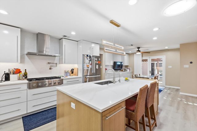 7736 Lone Moor Circle, Dallas, TX 75248